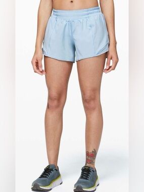 Lululemon Hotty Hot Short II *Long 4" - size 6 in “Breezy”